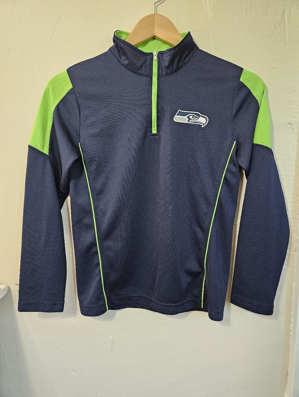 NFL Boys Navy and Neon Green Crew Pullover with Shield Logo Size M 10/12